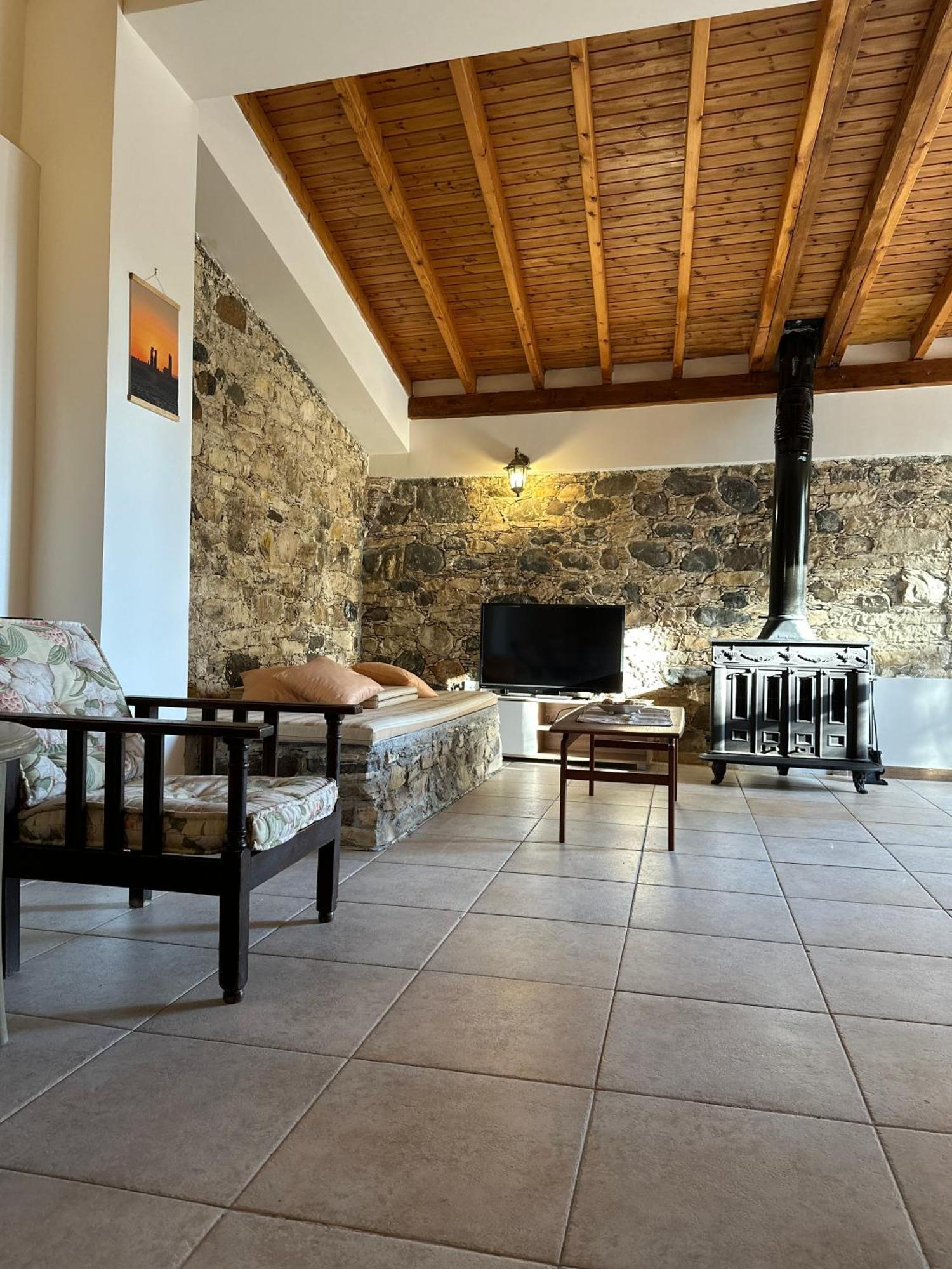Loucy's Art Country house Mandria (Limassol)